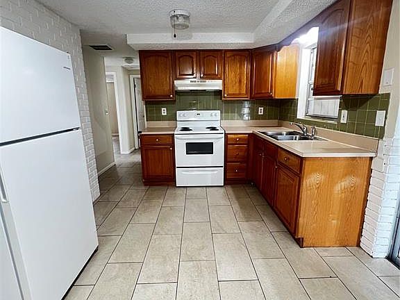 3rd image of 5606 Mirada Dr