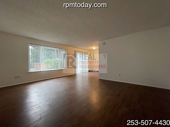 4th image of 2312 26th Ave SE