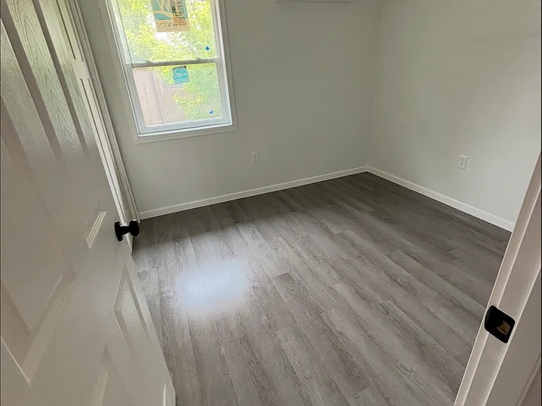 323 Seward Ave #6 — Photo 7