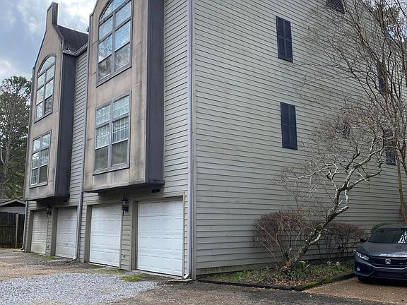 2nd image of 1313 Roxbury Ct