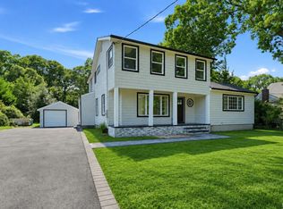 355 Forest Lane, Smithtown, NY 11787