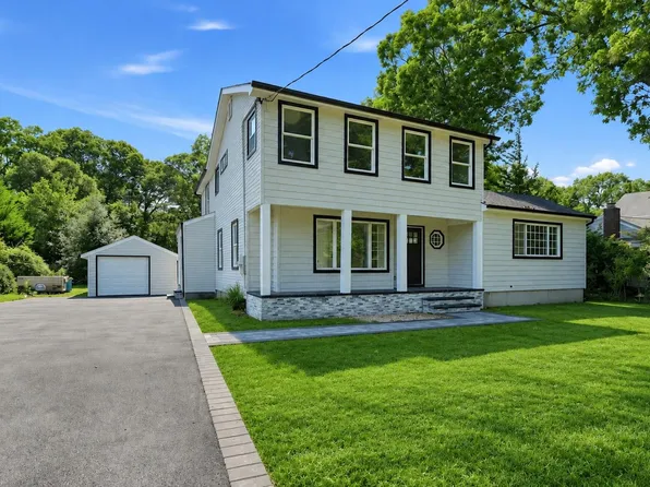 355 Forest Lane, Smithtown, NY 11787