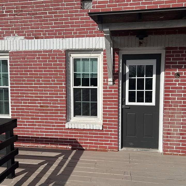 1st image of 115 E 12th St #1