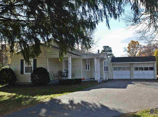 3013 Dean Rd, Lambertville, MI 48144