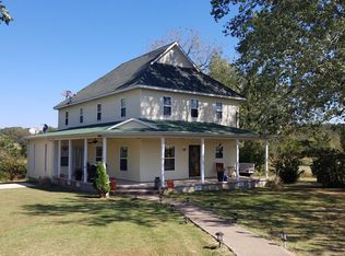 310 Barr West Dr, Cabool, MO 65689