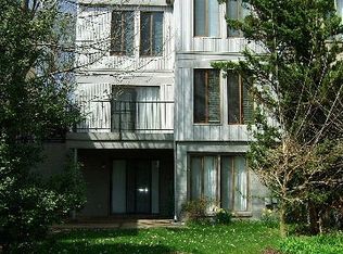 1817 N Shore Ct, Reston, VA 20190