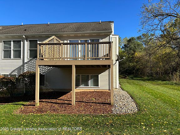 5th image of 32 Aviemore Dr
