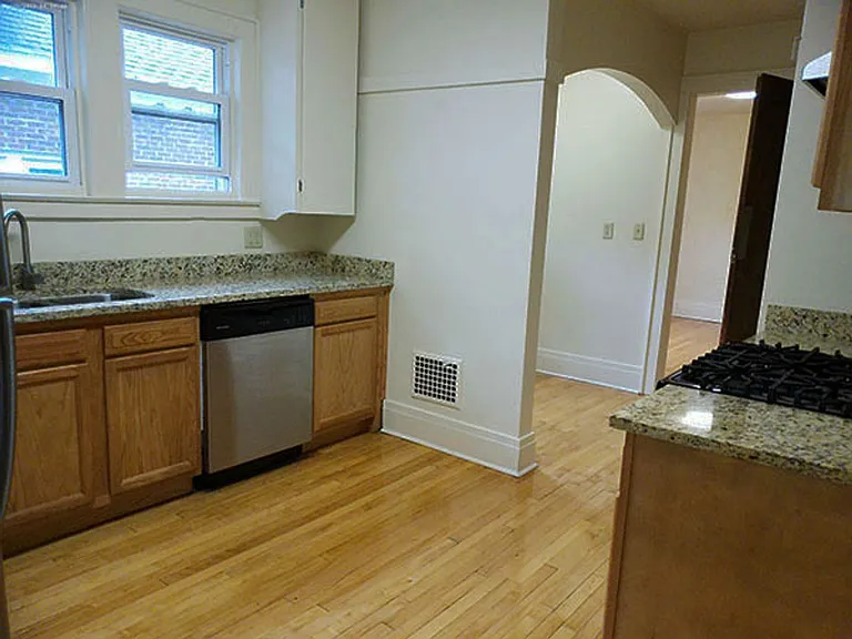 400 Harvard Pl #1 — Photo 18