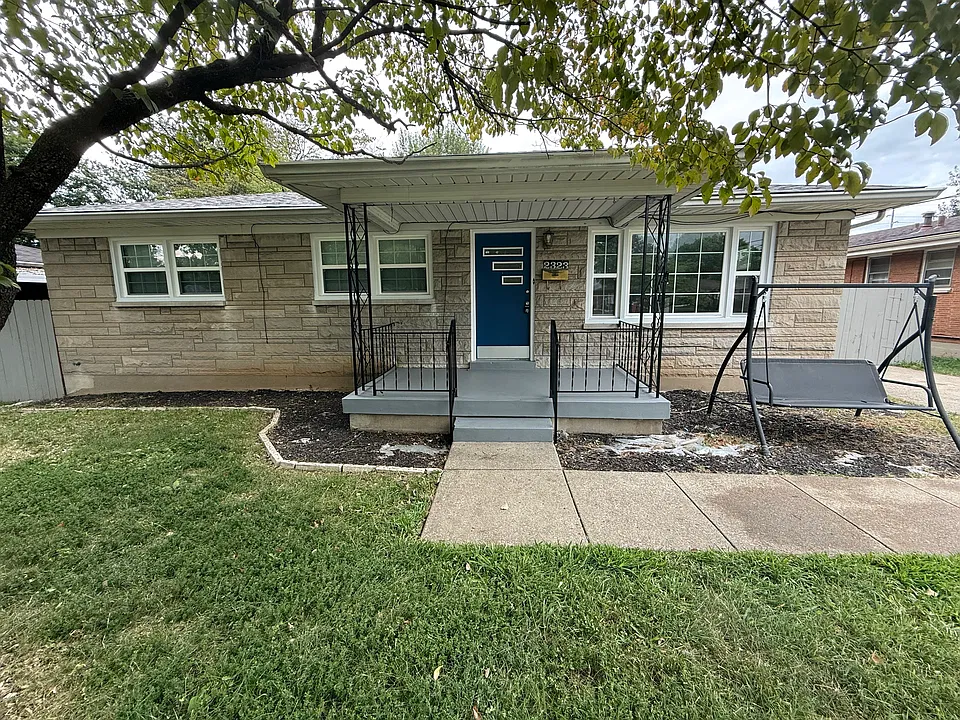 2323 Ecton Ln