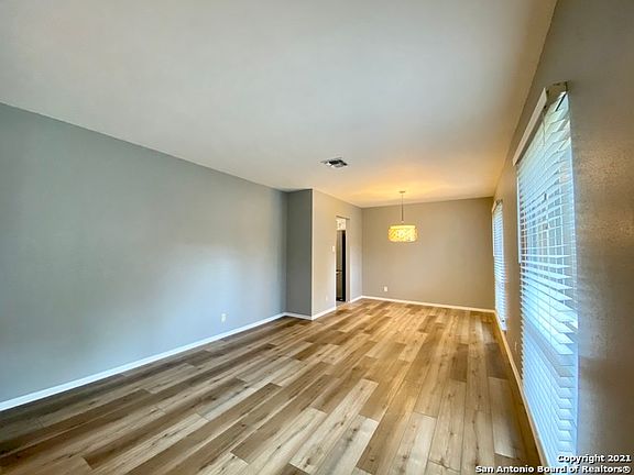 4th image of 6131 Calderwood St