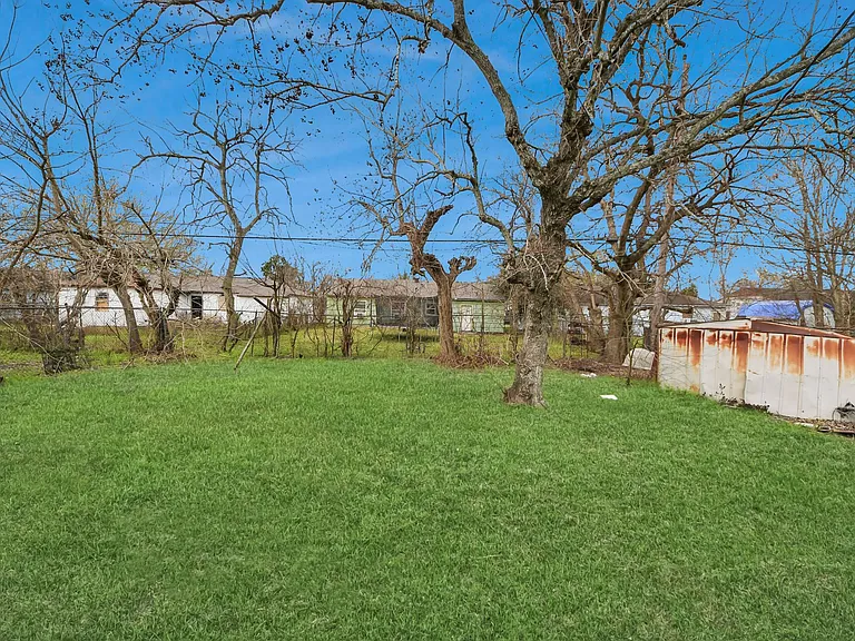10506 Sierra Dr — Photo 9