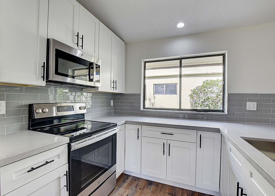 1st image of 5588 Ainsley Ct