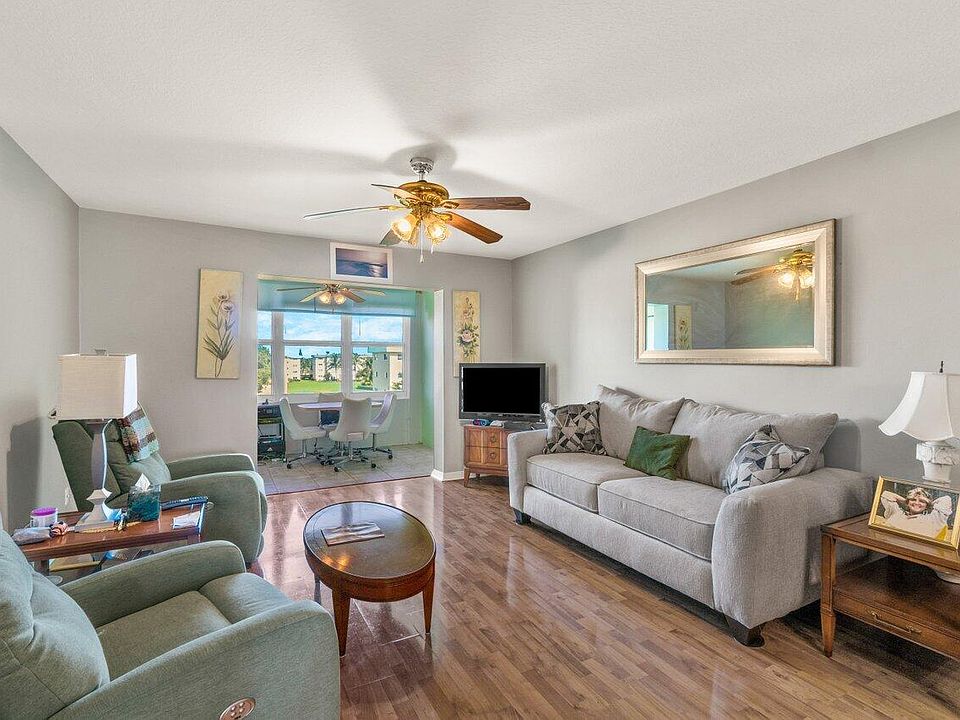 1st image of 2400 NE 1st Lane #415