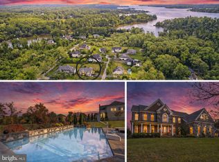 27 Hunting Ct, Edgewater, MD 21037