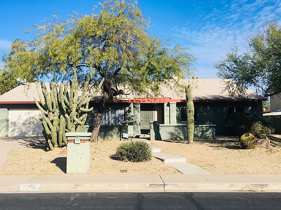 2nd image of 2210 E Sahuaro Dr