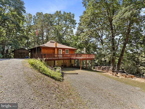 5th image of 557 Lake Dr
