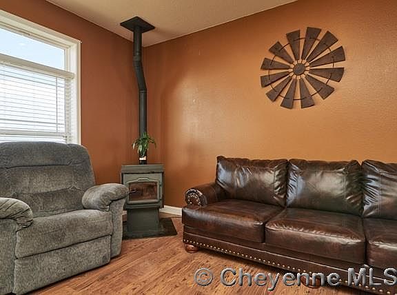 4th image of 881 West Rd
