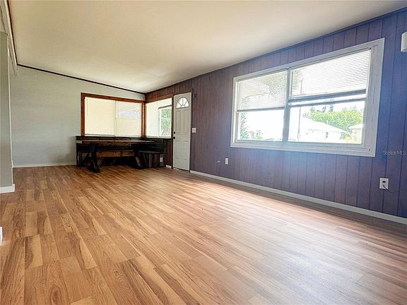 4th image of 4722 Harris Ave