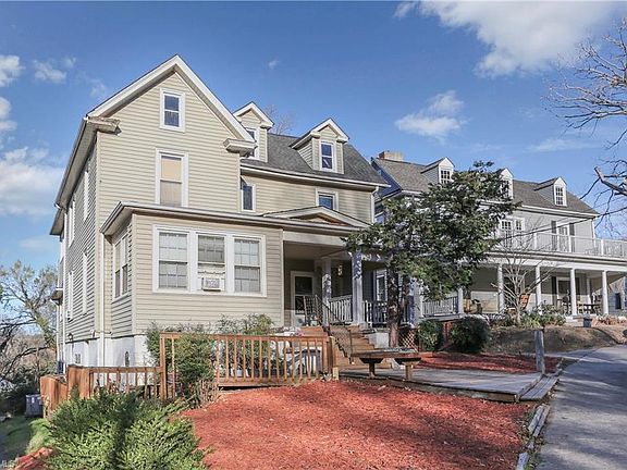 4th image of 1025 W End Blvd