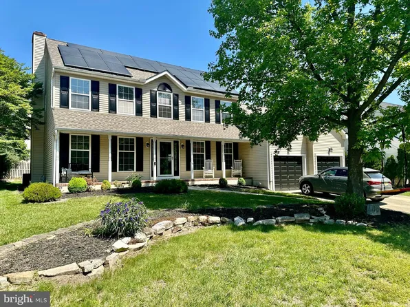 40 Autumn Ridge Dr, Glassboro, NJ 08028