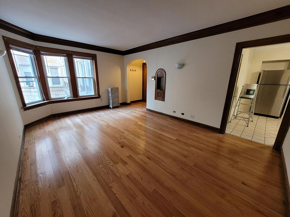 1st image of 1722 W Ainslie St