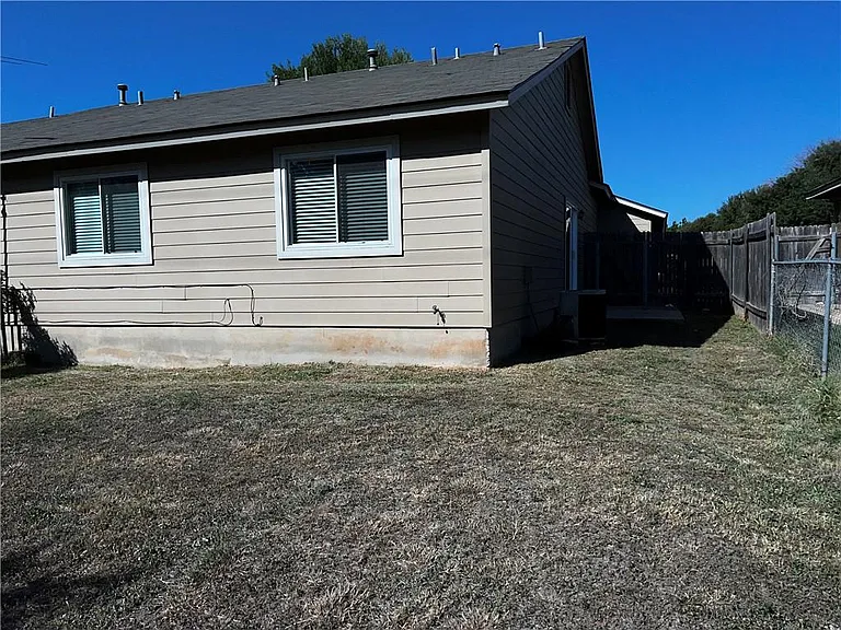 617 Greenlawn Blvd — Photo 14