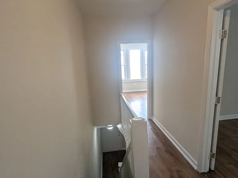 232 E Garrett St — Photo 7