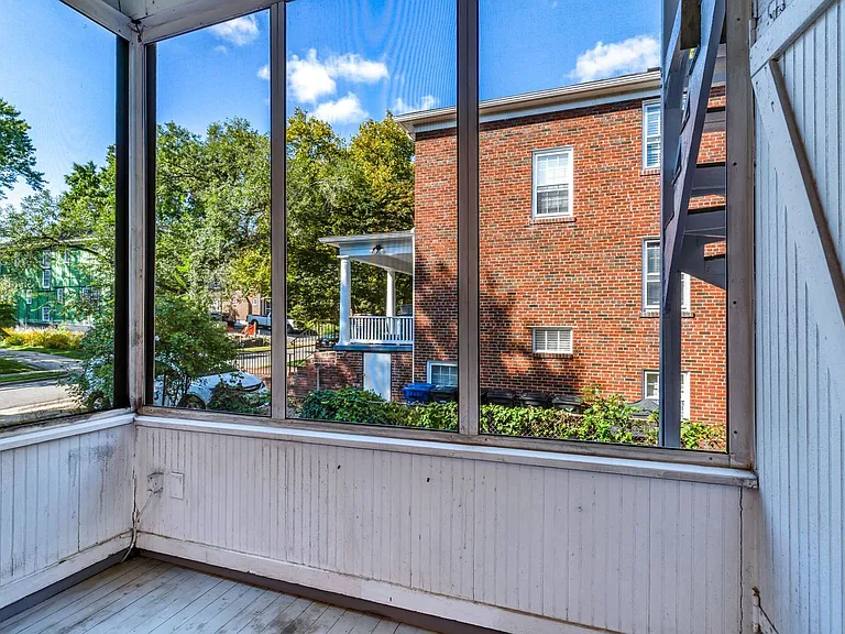 300 Commonwealth Ave #1 — Photo 17
