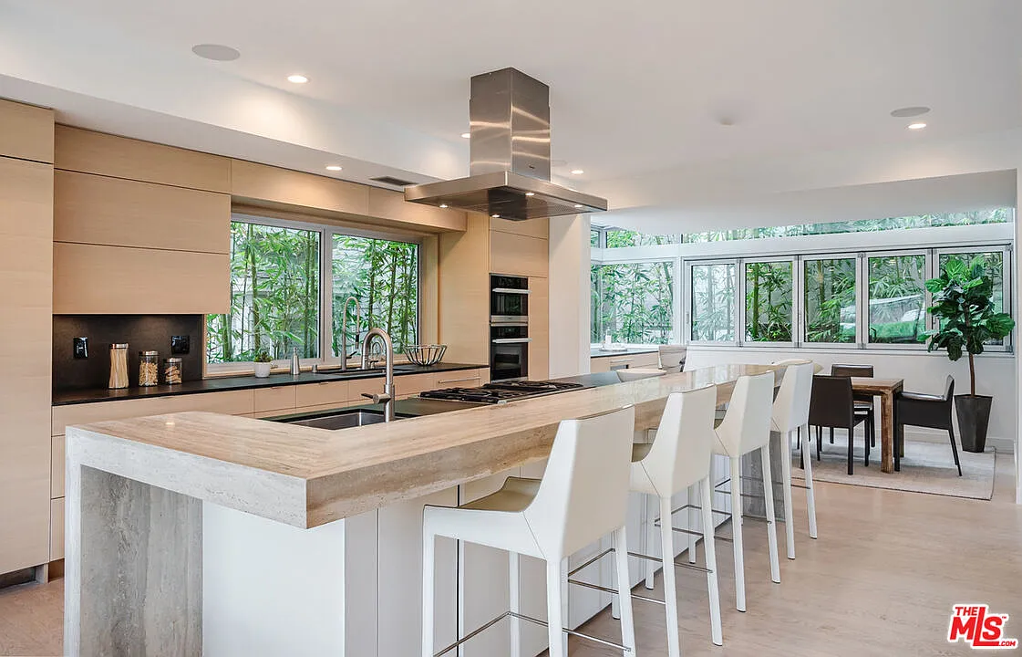 4 bed, 3.5 bath, 3047 sqft, $20,000 — Photo 1