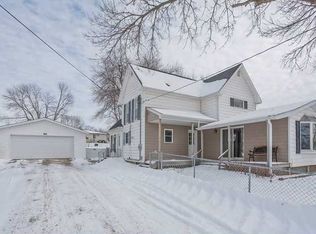 800 Park Ave, Center Point, IA 52213