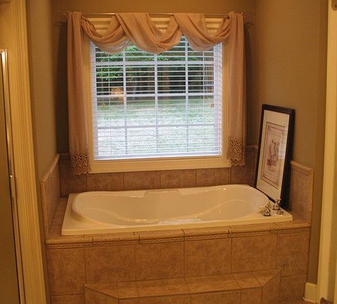 Master bath jetted tub