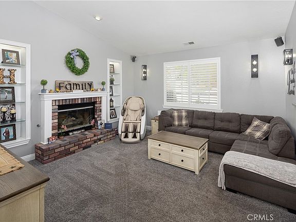 5th image of 794 Cardinal Ct