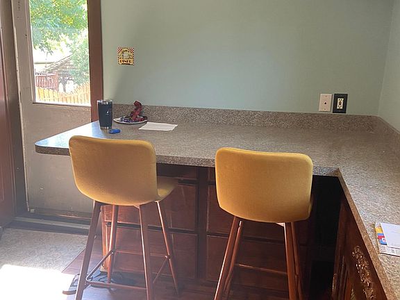 Kitchen Eating Area