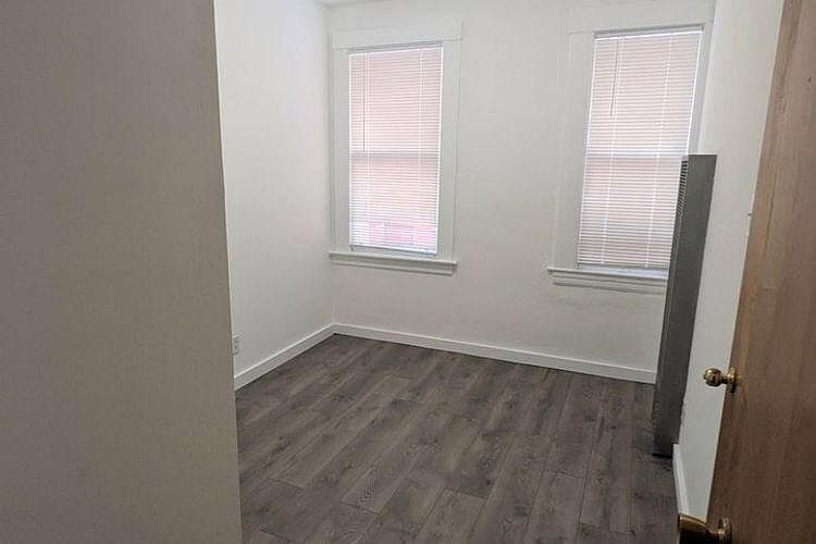 1st image of 4 Beckett St