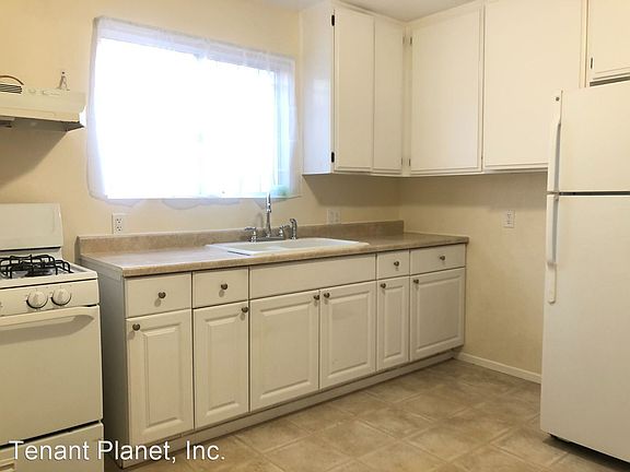 2nd image of 4457 32nd St Unit B