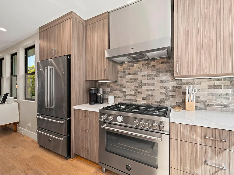 33903 Robles Dr — Photo 15
