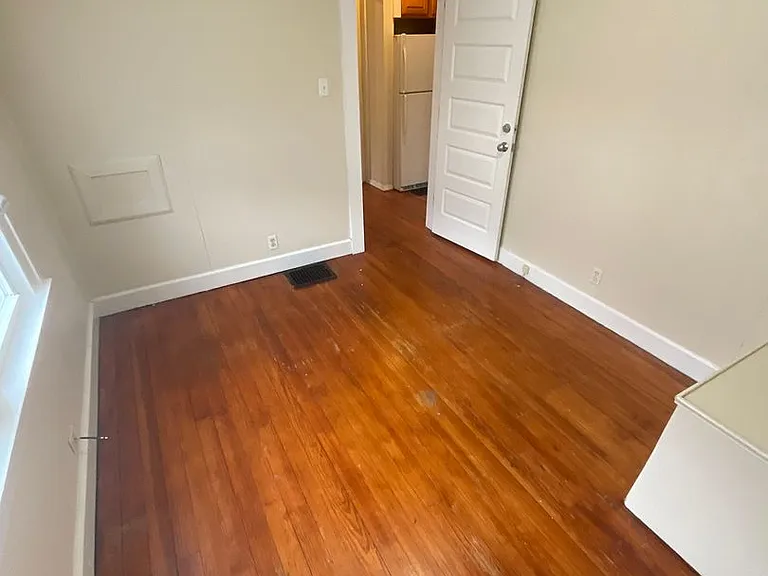 609 N Dunn St — Photo 14