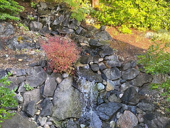 Waterfall that brings the natural beauty of the PNW to your backyard