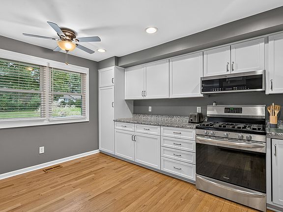 5th image of 818 W Bonnie Ln