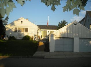 1697 Fairfax Ave, Dubuque, IA 52001