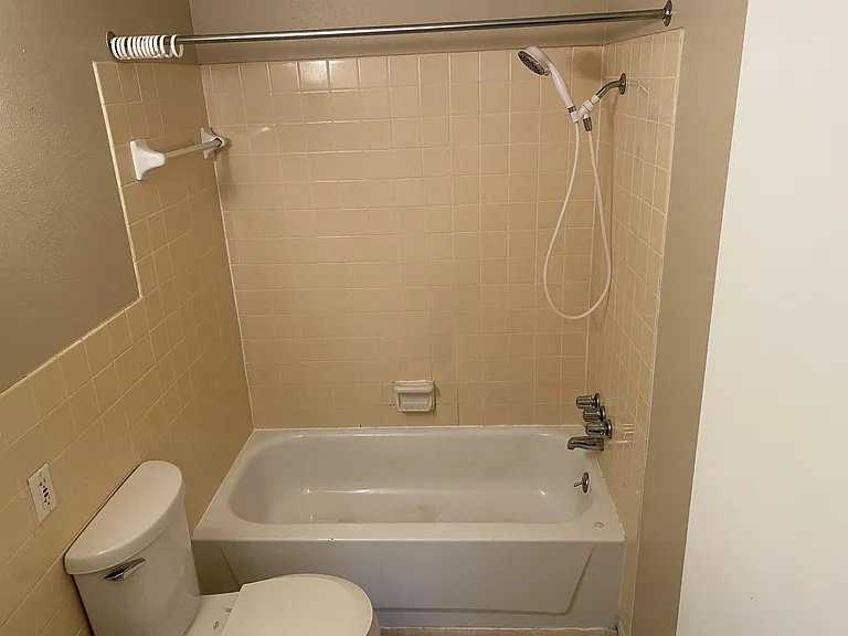 2012 S Illinois Ave #26 — Photo 6