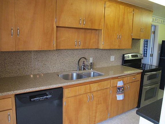 4th image of 1445 Hobson St