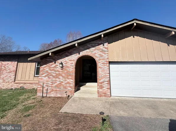 10710 Prince Charles Dr, La Plata, MD 20646