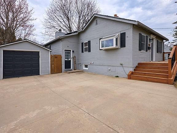 2nd image of 801 Boulder Ave