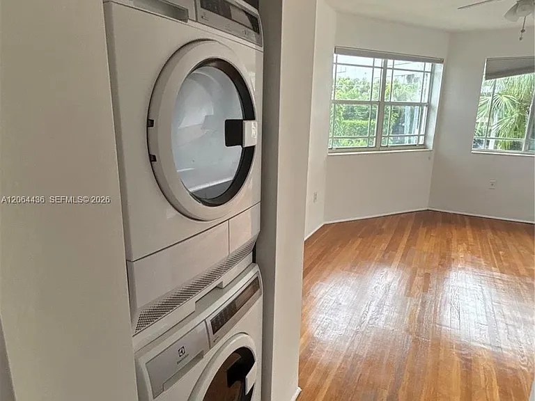800 W 42nd St #1B — Photo 4