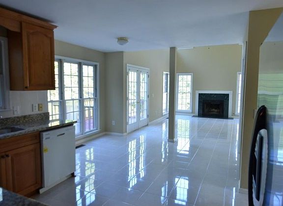 5th image of 1410 Carlysle Park Dr