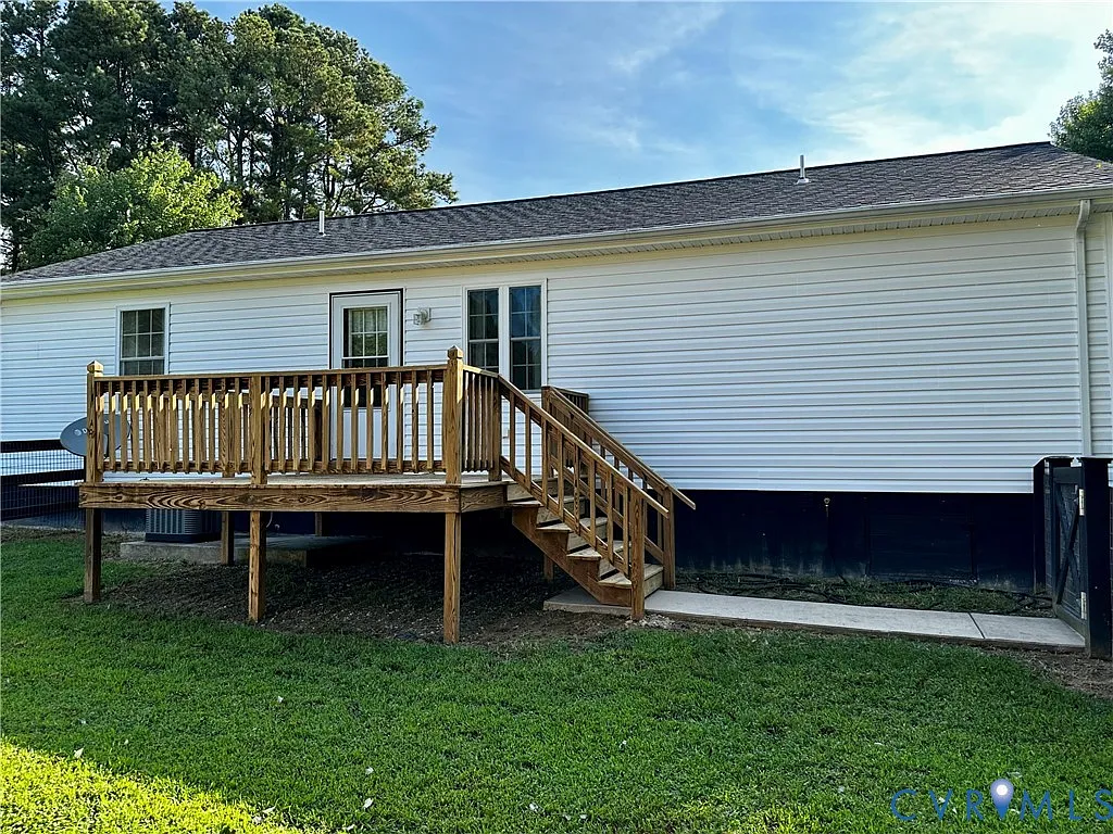 3 bed, 1.5 bath, 1260 sqft, $1,300 — Photo 4