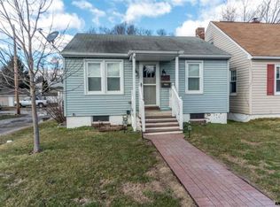 2 Footer Ave, Hanover, PA 17331