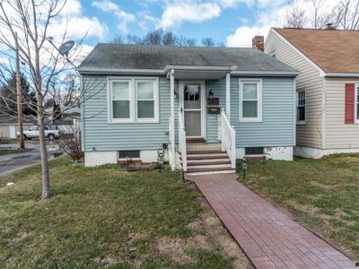 2 Footer Ave, Hanover, PA, 17331