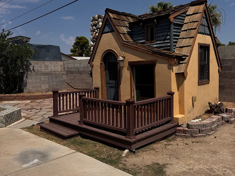 5608 Emilia Ave — Photo 13